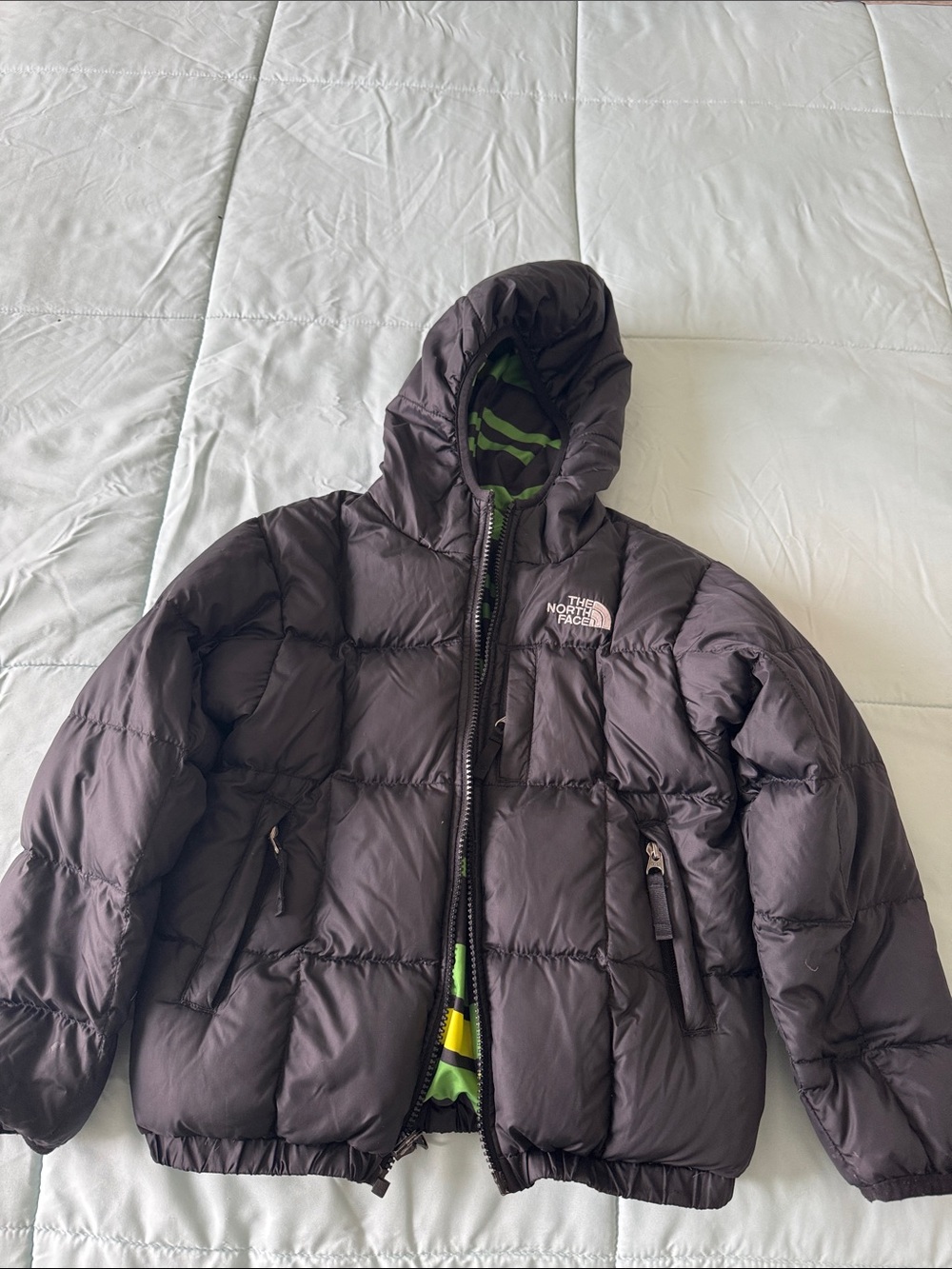 The North Face Boys' Reversible Down Hooded Jacket Size XS - 6